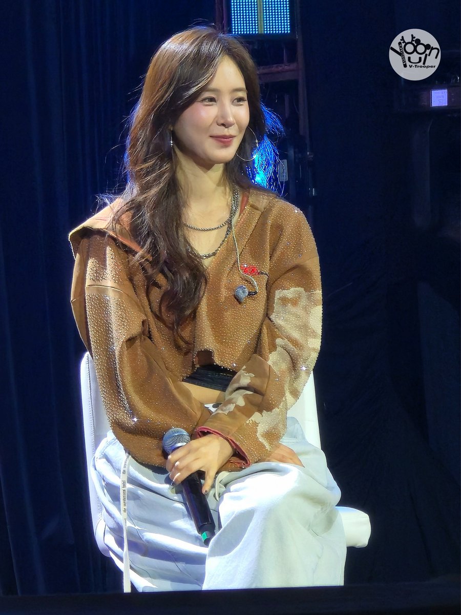 ChansaTrooper's tweet photo. ✌️✌️✌️
 #YURIVERSE #YURIVERSEinHCMC #2025YURI3rdFANMEETINGTOUR https://t.co/Lz6UQIxcTj