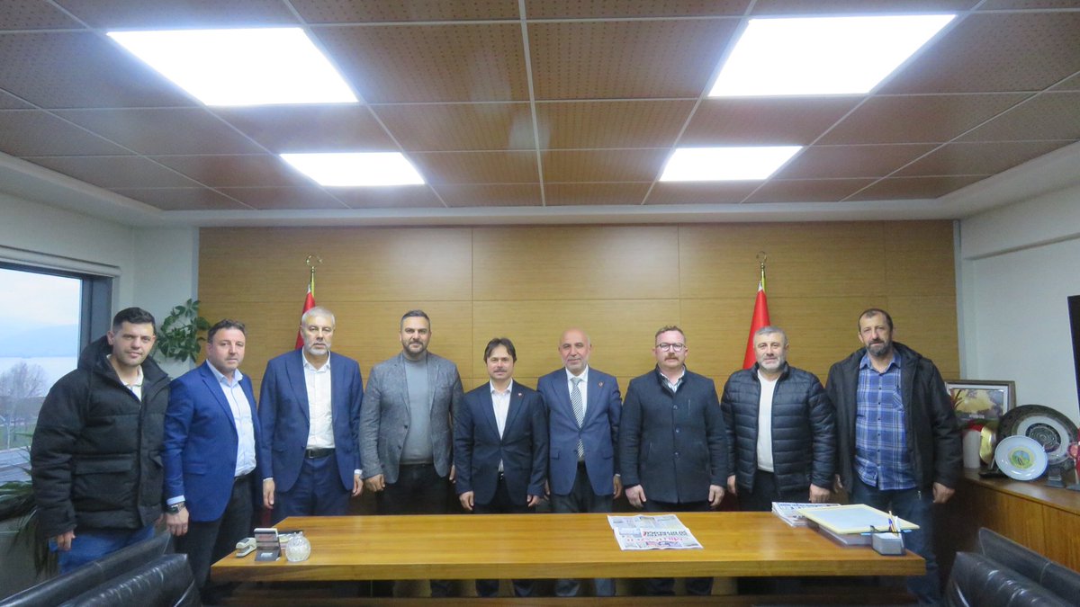 Kocaeli İmam Hatip Mezunları Derneği Başkanı Mehmet Erenoğlu ve yönetim kurulu üyeleri, İl Başkanımız Recep Sarıdoğan ve yönetimimizi  ziyaret ettiler. Nazik ziyaretlerinden dolayı kendilerine teşekkür eder, çalışmalarında başarılar dileriz.