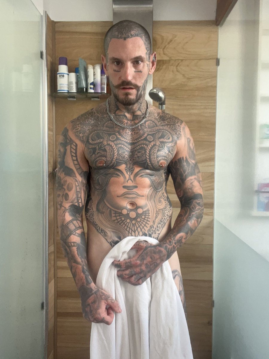 The king didn’t clean his cock because you will with your mouth boy. Now go get master his drink 

throne.com/lucasexclusive…