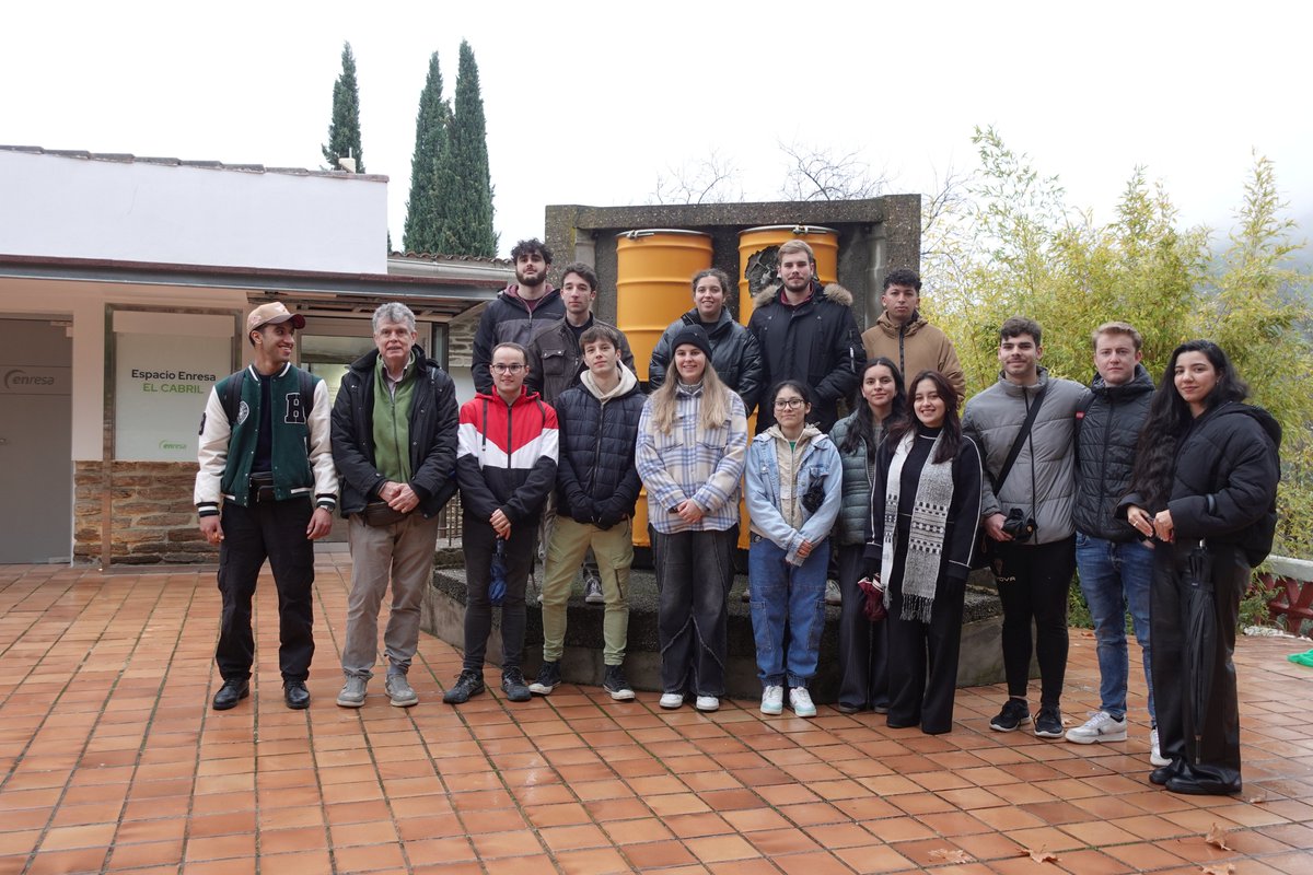 Alumnos del Grado de Ingeniería de la Energía y Recursos Minerales de la EPS de Belmez (UCO) ha visitado hoy #ElCabril.

🤝Un placer recibir a alumnos de esta institución, que ha celebrado durante este año el centenario de su creación y con la que colaboramos desde hace años.