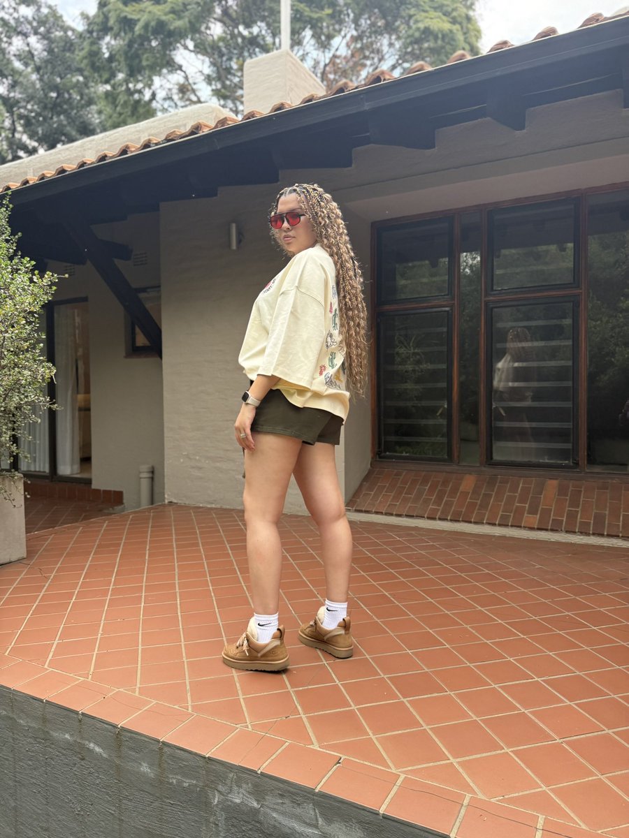 Cazlin08's tweet photo. Stop hating, start taking notes 🦋 https://t.co/QuAAskkcjE