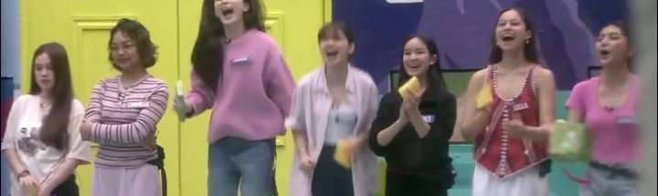 3 points po sa grupo nina carmelle at krystal dahil parang hindi po sila masaya na magkakasama na ulit kami at may sarili pa rin silang mundo

PBB GIRLS DESERVE BETTER 
#KrystalMejes