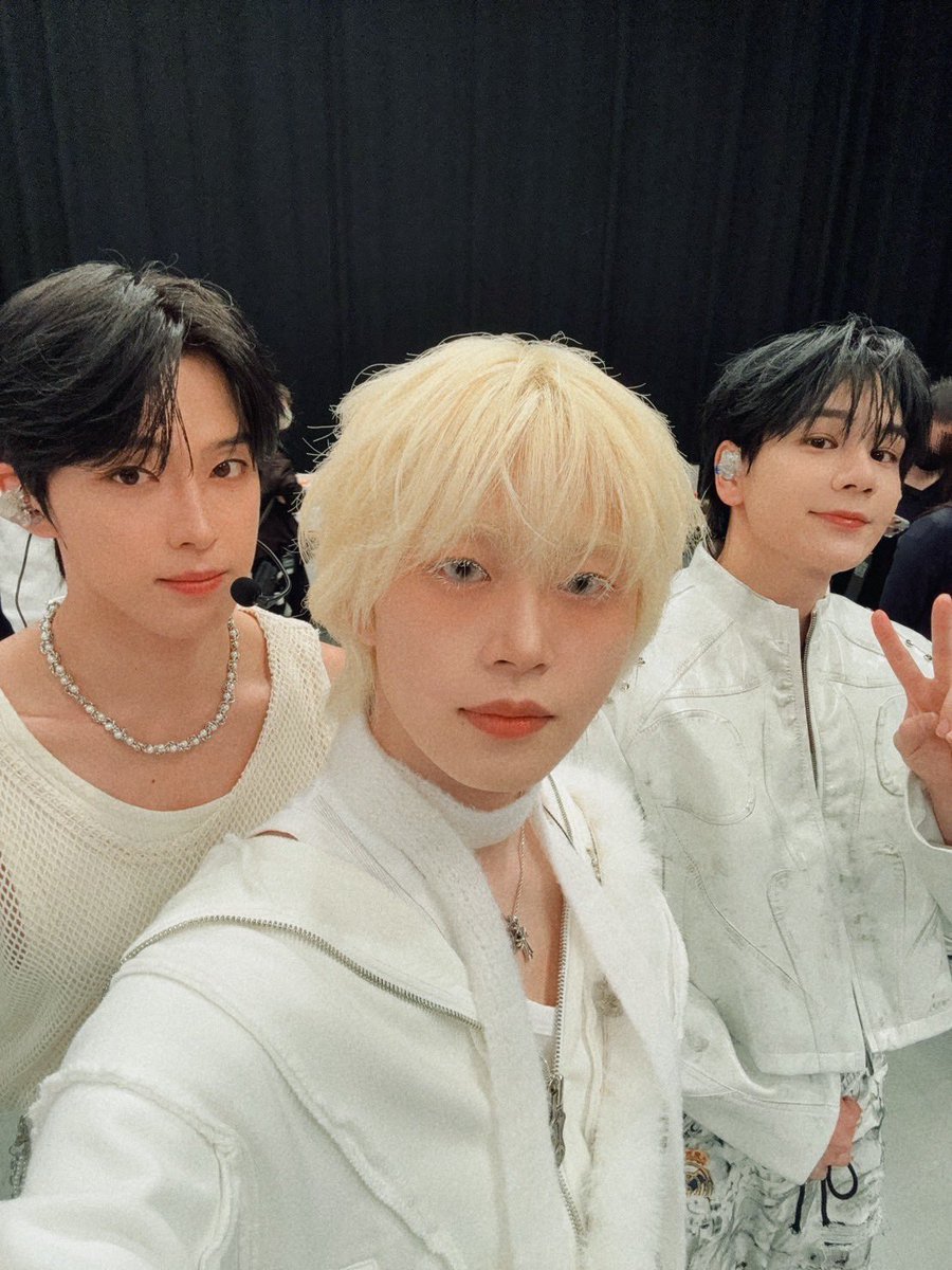 [#木全翔也]

FNS歌謡祭ありがとうございました！！
オヌルは白まつげしてみたよなんだぜ
意外と似合ってるんじゃない？🧐

#FNS歌謡祭
#JO1 #SYOYA