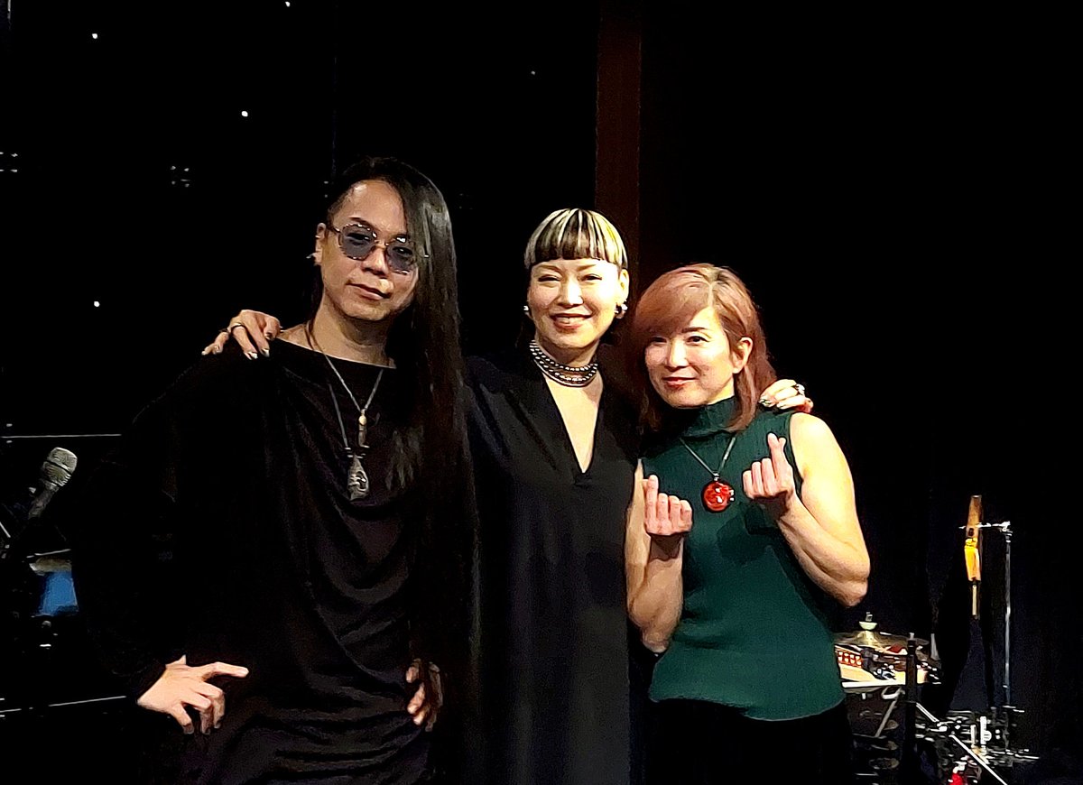 No one knows】 Shihoさんオリジナル。作詞はGeilaZilkhaさん。 切ない