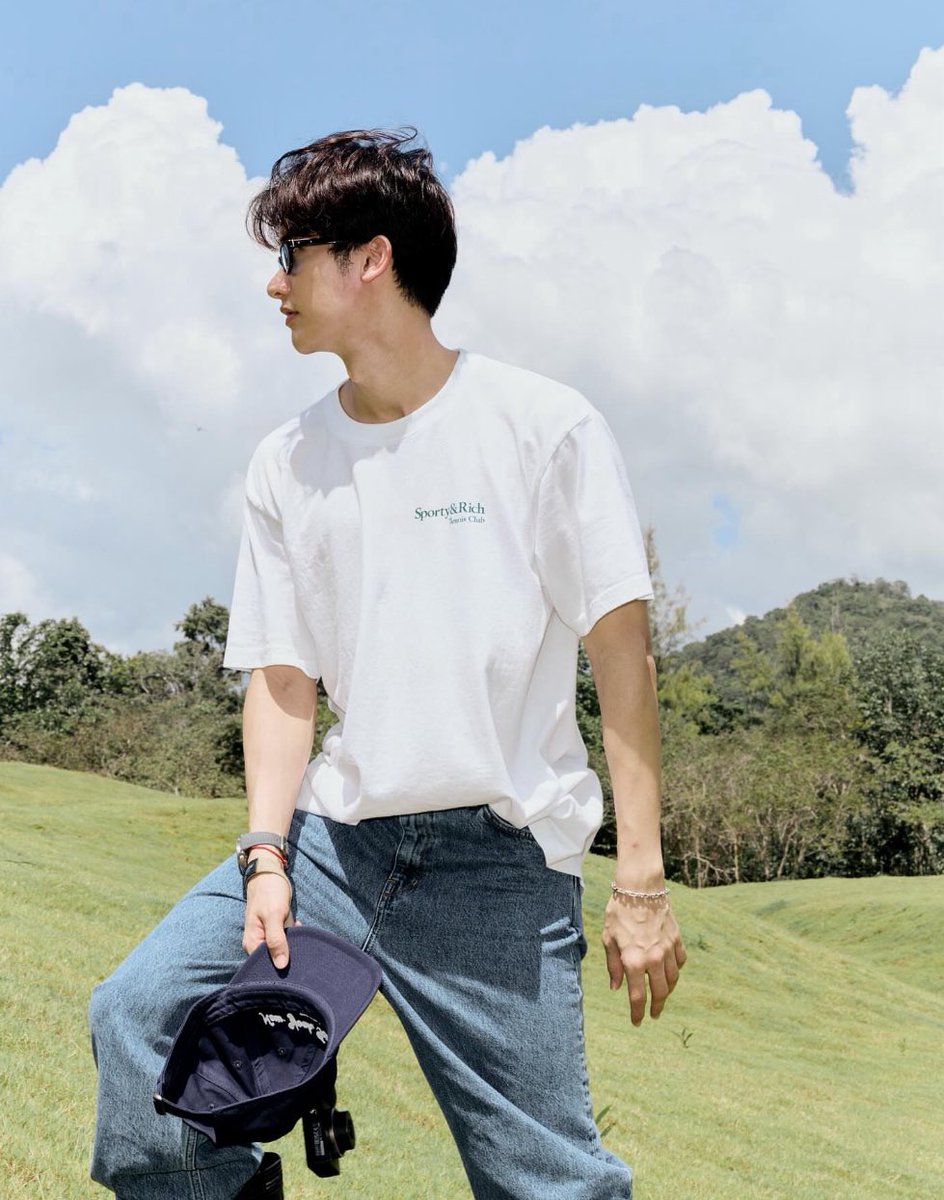 คิดถึงเป็นพิเศษ <a href="/Tawan_V/">เทย์ทาวาฬ</a> 🏔🌻🤎✨
#Tawan_V 
#ชาวบ้านจิตรกร