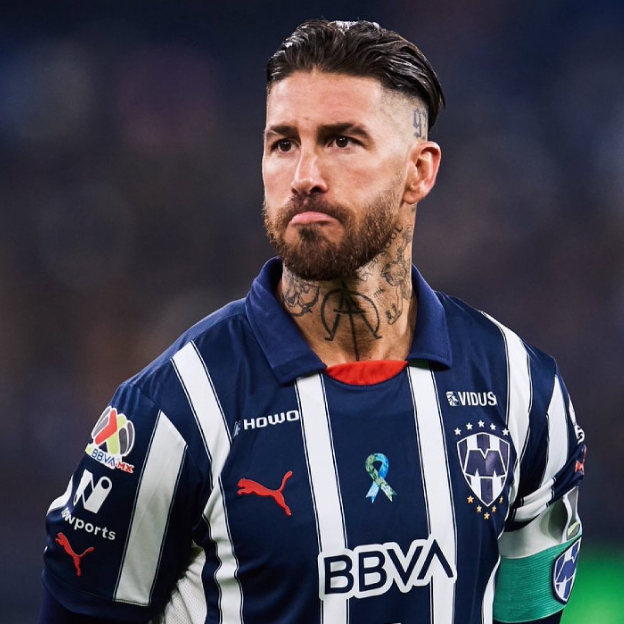 🔥 Manchester United, Sergio Ramos'u kadrosuna katmak için resmi teklif yaptı.