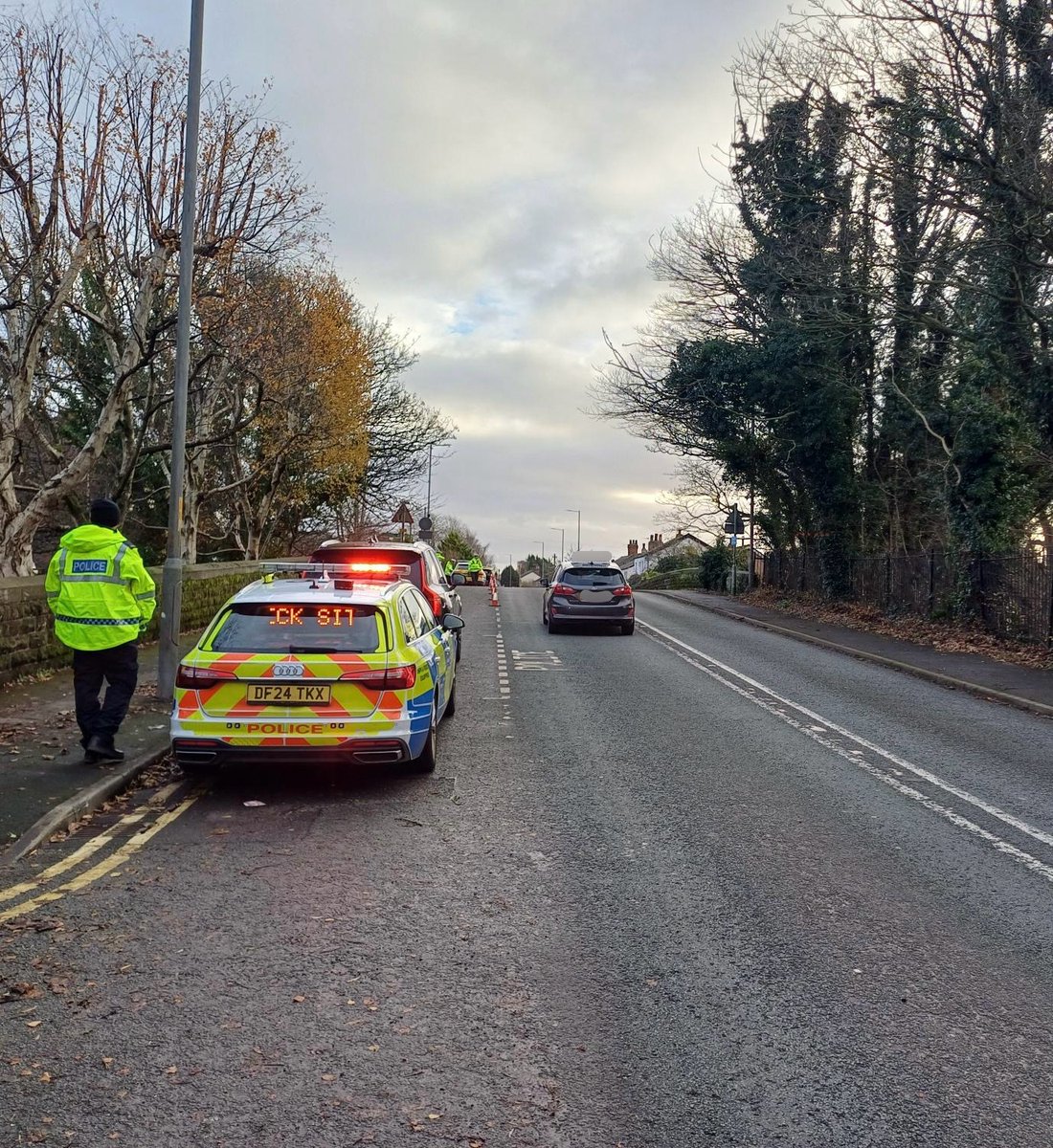 MerPolTraffic's tweet image. Officers from Syndicate 4 are conducting a stop site in #Lydiate checking for any road related offences and supporting our drink and drug drive campaign, #OpLimit