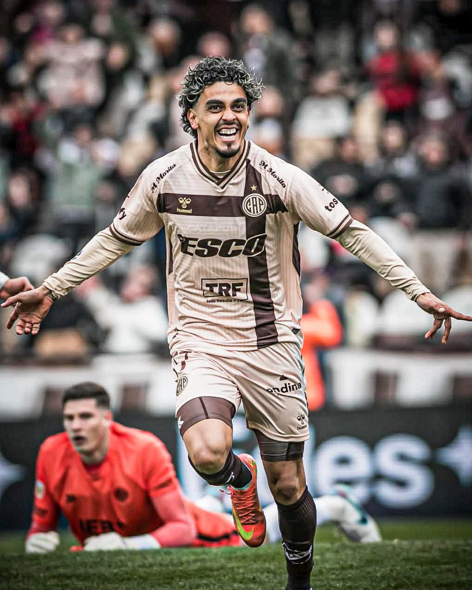 volantemixto0's tweet photo. Ronaldo Martínez finalizó el Torneo Clausura como máximo goleador, con 8 tantos. https://t.co/KJdBHI5q59