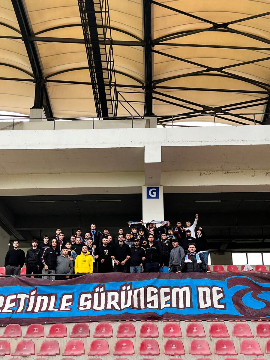 o sırada sadece u-19 Göztepe maçı için deplasman yapan Üniversiteli Trabzonsporlular.. Birileri halen var ve var olmaya devam edecek