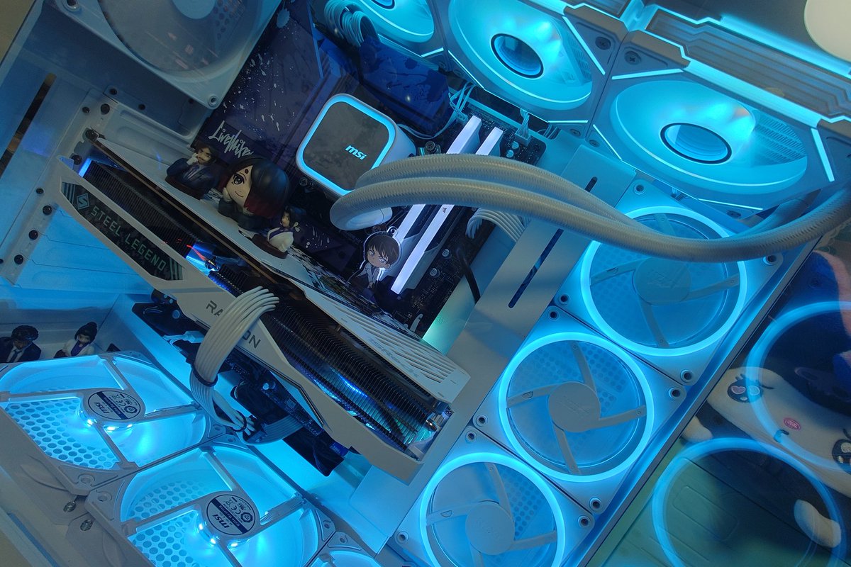 turbokun8585's tweet photo. 彼女のPC.メモリ入れ換えて
スッキリ爽やか
#コルセアDDR5
#64GB https://t.co/YPi61Ne8nv