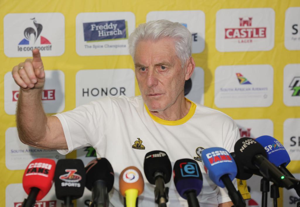 iDiskiTimes's tweet image. 𝗕𝗥𝗢𝗢𝗦 - 𝗧𝗛𝗜𝗦 𝗜𝗦 𝗡𝗢𝗡𝗦𝗘𝗡𝗦𝗘 

"I think I spoke already to you about unprofessional attitude of South African players. Again, an example of it. 

"Then Pirates sent me a message with nonsense – really nonsense, why he [Mbokazi] missed his flight and I will not tell…