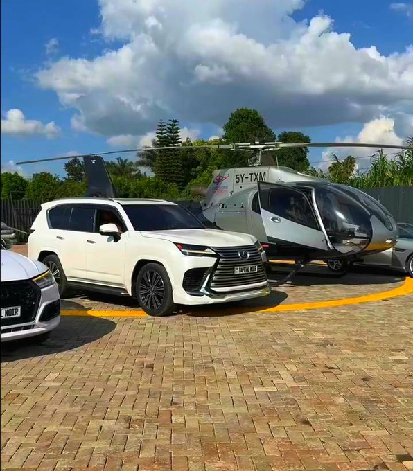 Stanley45438379's tweet photo. A cabinet secretary parking lot , a chopper and several high end cars....Guess the Cs https://t.co/XKR2ljjon8