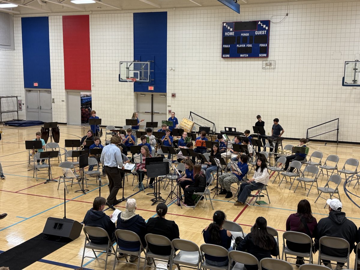 Last night we were delighted with the tunes played by our 6th &amp; 7th grade Lynx bands.
Our band students are directed by Mr. Jakson Cole.