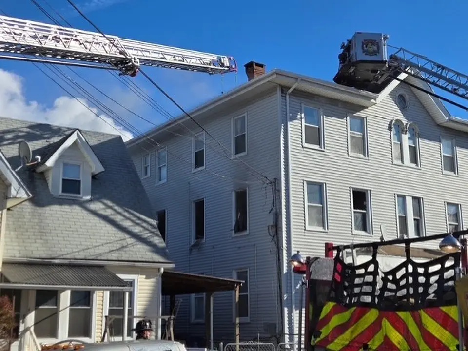 upffa's tweet image. December 9, 2025: Bridgeport, Connecticut [Ct Post] - A dozen adults and five children were displaced by a fire on Broad Street on Tuesday, according to a Bridgeport official.
docs.google.com/document/d/e/2…
#upffa #iaff