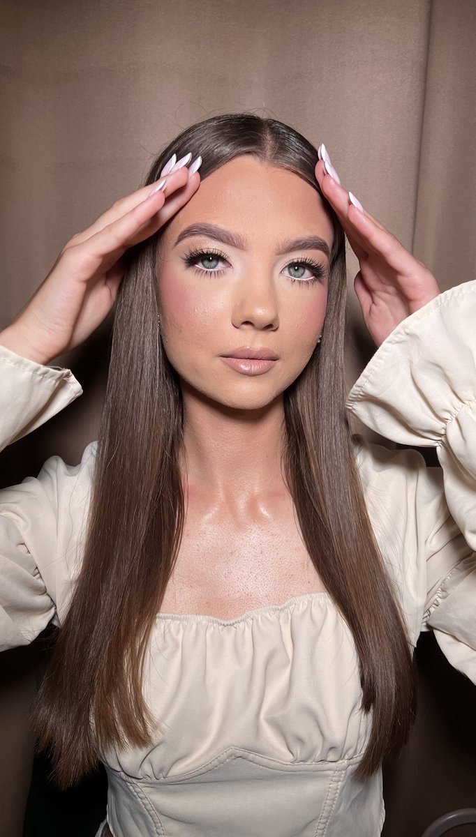 _monalizas's tweet photo. Makijaż Radom, makijaż okolicznościowy 
Na studniówkę 

#monikaszewczykmakeup #makijazradom #makijaz https://t.co/1EaQEh8v7j