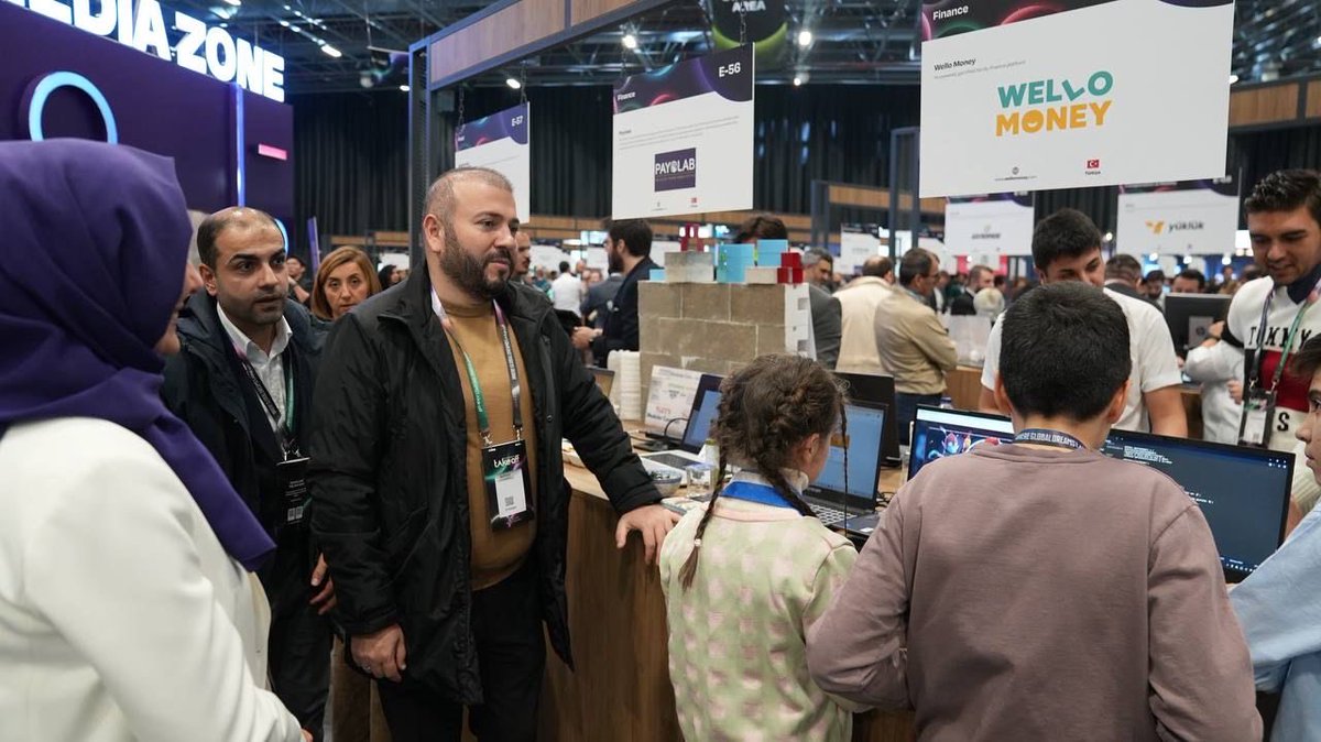 mcandaroglutr's tweet photo. Bilim Arnavutköy Dijital Oyun Tasarımı grubumuz, “Çocuklar İçin Finansal Okuryazarlık” oyun projesiyle ‘Take Off İstanbul Girişimcilik Zirvesi’ne katıldı.

Öğrencilerimizi yürekten tebrik ediyorum, sizinle gurur duyuyoruz çocuklar. https://t.co/WtX7JD7C8P