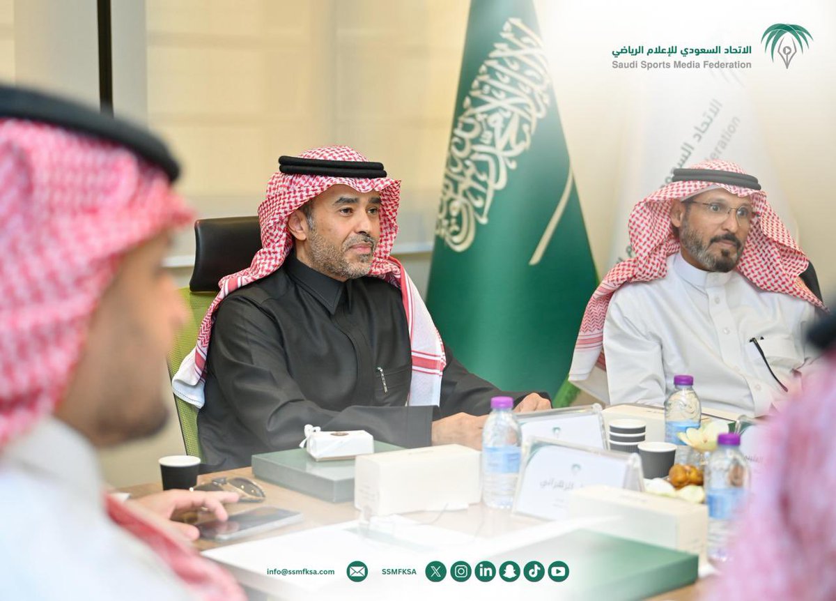🗓️ 10 ديسمبر 2025
⏰ الساعة 1:00 مساءً

مع نهاية عامٍ حافل بالإنجازات ✨، واستقبال عامٍ جديد يحمل آفاقًا أوسع ، عقد مجلس إدارة الاتحاد السعودي للإعلام الرياضي اجتماعه التاسع عشر برئاسة رئيس المجلس وحضور جميع أعضاء المجلس .

💼 اجتماع يلخّص رحلة عام، ويطلق شرارة عامٍ جديد يتجدّد