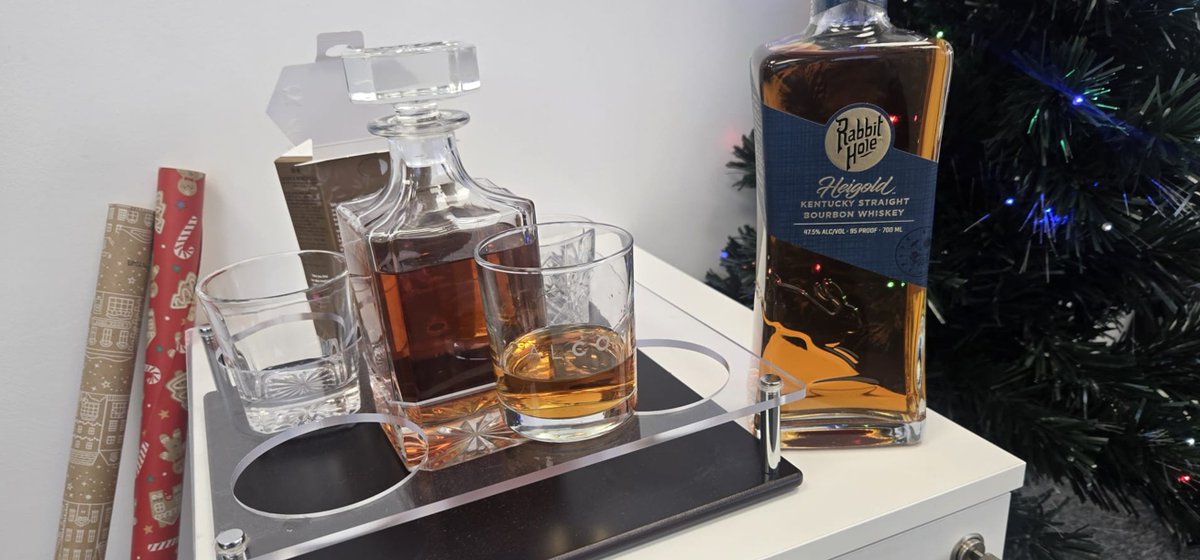 _calcomms's tweet image. The goodies have officially landed! 🎁  

Shoutout to Rabbit Hole for soothing our palettes and sweetening our Christmas spirits here at the CalComms office!