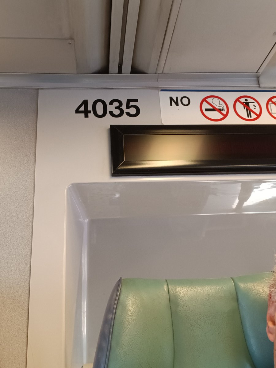 painonthetrain's tweet photo. #LIRR car 4035 no outlet power. No signage re stops. https://t.co/x6pL1BeRWk