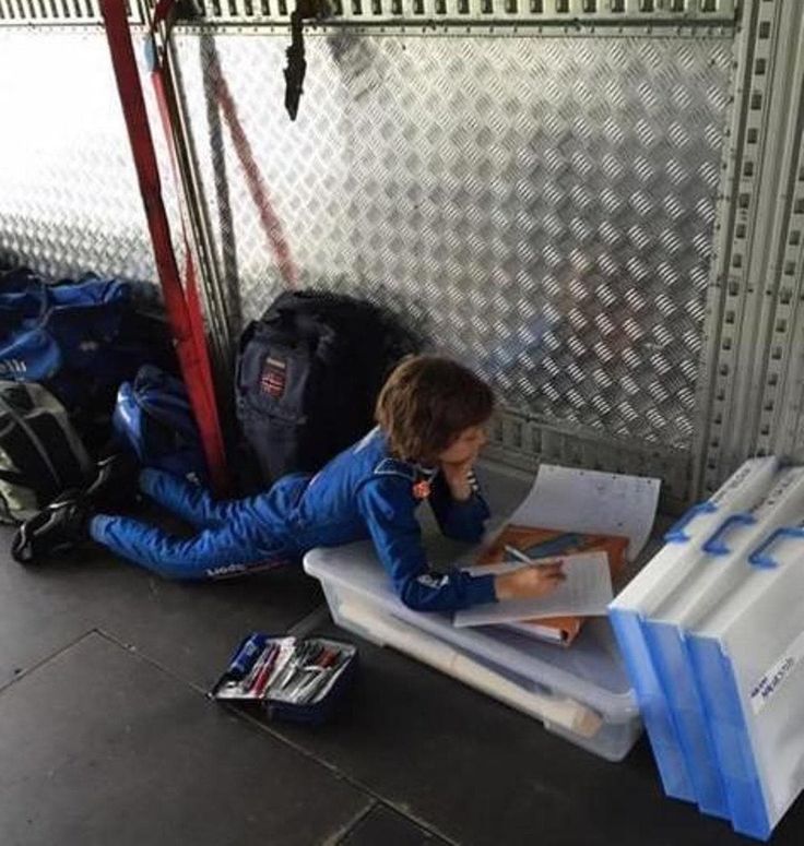 haollywood's tweet photo. i guess kimi was busy with his homework https://t.co/fXba7mFBtm