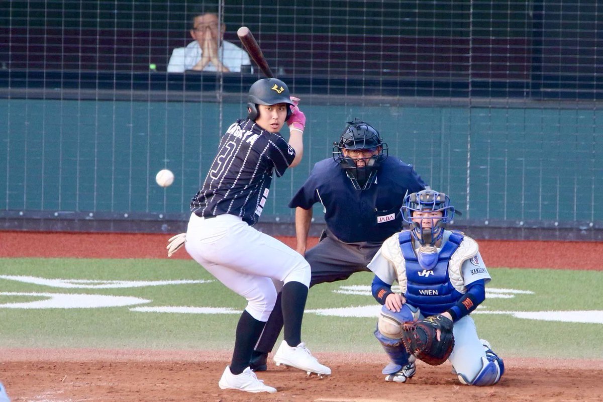 LL_odawara's tweet photo. 【勇退選手のお知らせ】
今シーズンを持ちまして3名が勇退致します。
リベラック小田原の原点を作り上げてきた存在に心から感謝します。
これからも新たな挑戦を応援しています！
#リベラック小田原 #株式会社リベラック #バックオフィス #パートナーセンター #駿コーチ #たまには来てね #社業に専念 https://t.co/AfUIeX7mBd