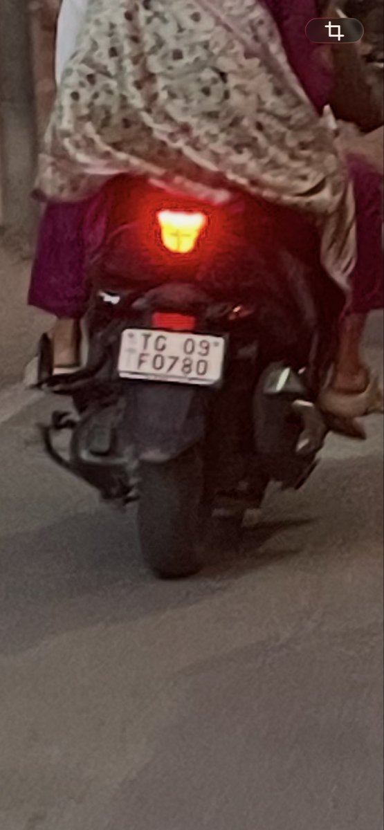im__phanindra's tweet photo. @CYBTRAFFIC Kindly Impose fine- nallakunta infront of indian petrol pump chitrapuri colony (5pm - 07-12-2025)
TG09G7873 TG09F0780 - triple riding and using hazard lights instead of using a single indicator to take turn which is dangerous for vehicles behind

Ap07DC8185 triple https://t.co/wPtM6CZUKd