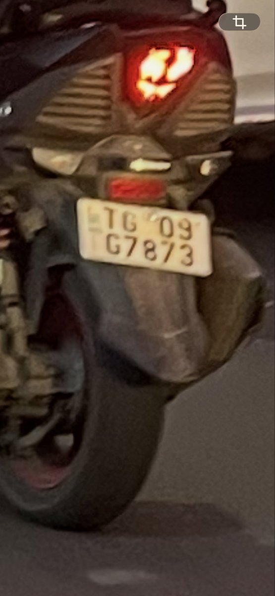 im__phanindra's tweet photo. @CYBTRAFFIC Kindly Impose fine- nallakunta infront of indian petrol pump chitrapuri colony (5pm - 07-12-2025)
TG09G7873 TG09F0780 - triple riding and using hazard lights instead of using a single indicator to take turn which is dangerous for vehicles behind

Ap07DC8185 triple https://t.co/wPtM6CZUKd