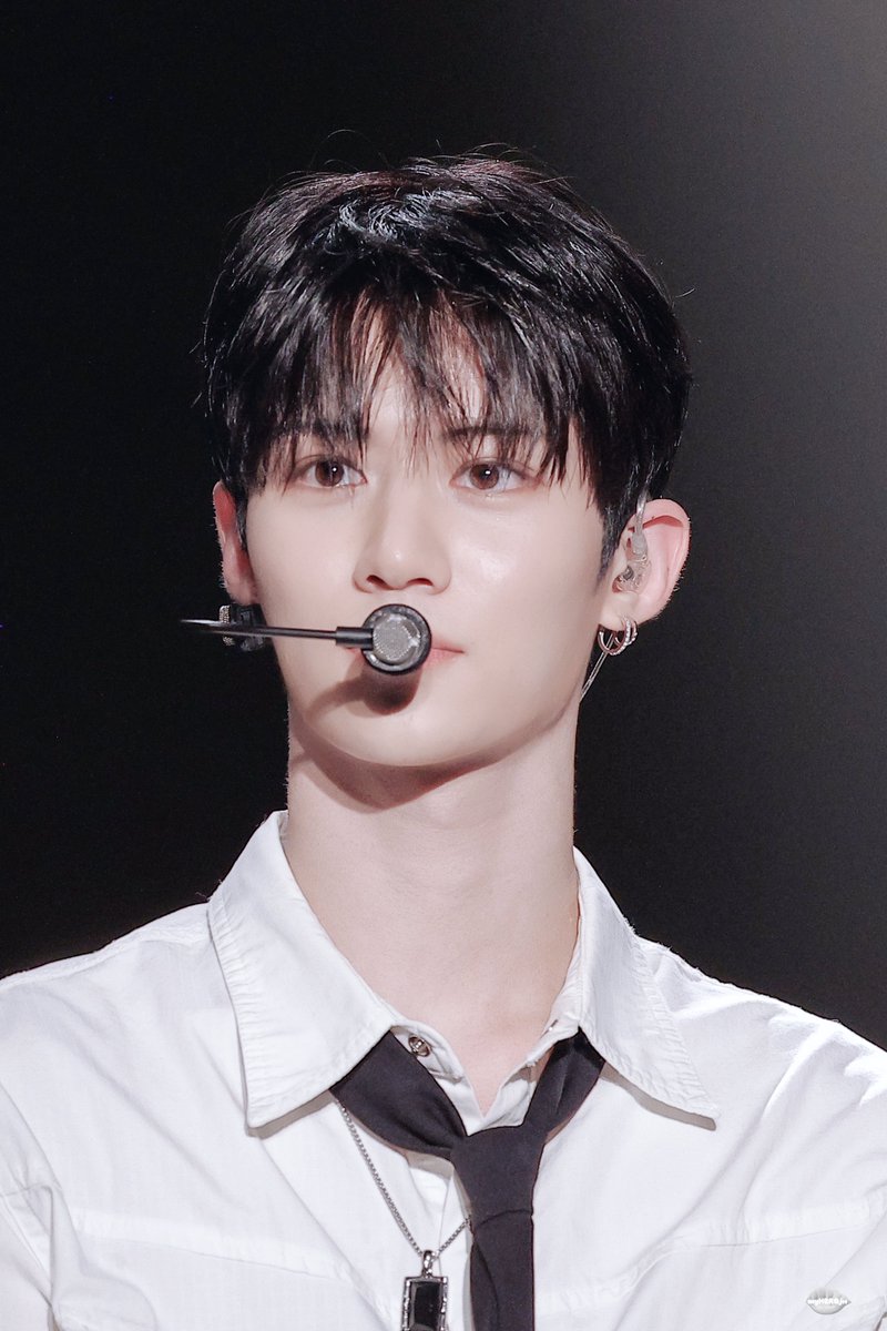 251211  🎂💐
<a href="/LUN8_members/">LUN8</a> <a href="/LUN8_official/">LUN8 OFFICIAL</a>  
#해피이안데이 #HAPPYIANDAY  
#Ian #루네이트 #LUN8