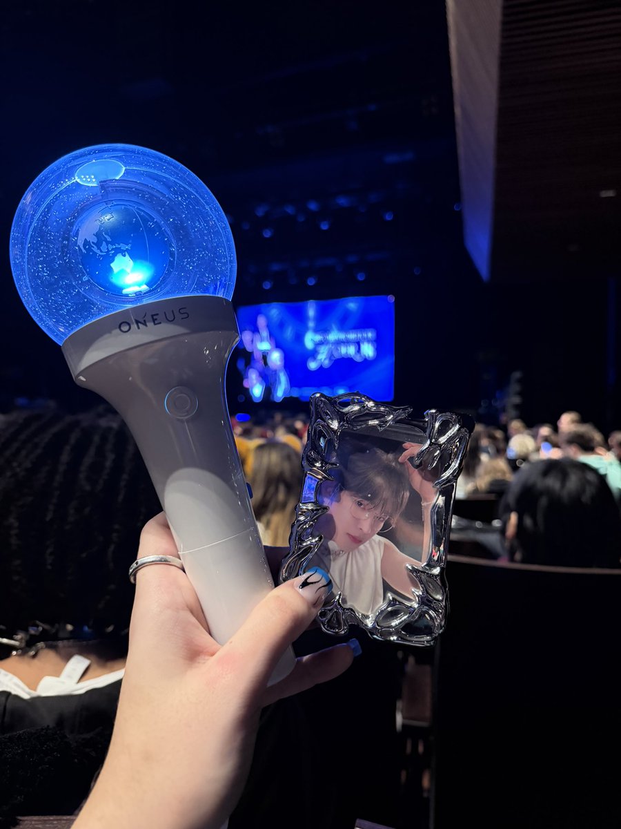 emi 💎 ˣ𝗼ˣ tweet media