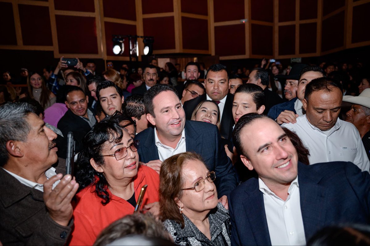 SaltilloGob's tweet image. ¡#AquíVamosConTodo y los resultados se notan! 💪

El Alcalde @javierdiazglz presentó su Primer Informe de Resultados,  (1/4)