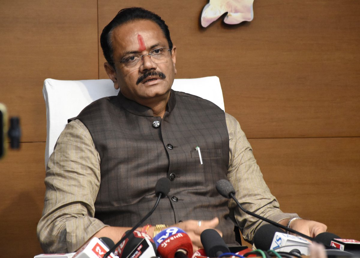 ગુજરાતની 14 સરકારી હોસ્પિટલ ખાતે દર્દીઓના સગાં-સંબંધીઓ માટે મૂળભૂત સુવિધાઓ પૂરી પાડતા વિશ્રામગૃહ બનાવાશે; વિશ્રામગૃહ બનાવવા માટે અમદાવાદના સેવાદાન ફાઉન્ડેશનને જમીન લીઝ પર આપવાનો મુખ્યમંત્રીશ્રીનો મહત્ત્વપૂર્ણ નિર્ણય...

સ્વજનોની સારવાર માટે દૂરના ગામોમાંથી શહેરોમાં સરકારી