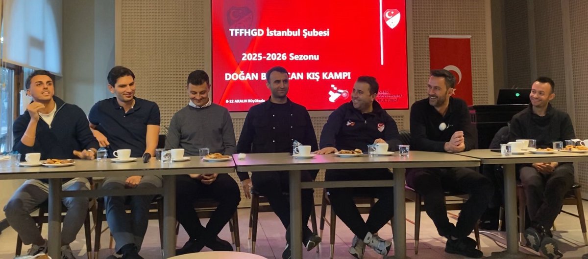 TFFHGD İstanbul Şubesi’nin kış kampını yerinde takip etme şansı buldum. 

Nazik daveti için dernek başkanı Ferdi Karadoruk’a teşekkür ederim. 

Kampın 3. gününde (bugün) Süper Lig hakemleri Atilla Karaoğlan, Ozan Ergün, M. Kürşat Filiz, Melih Aldemir, Oğuzhan Gökçen ve M. Adem