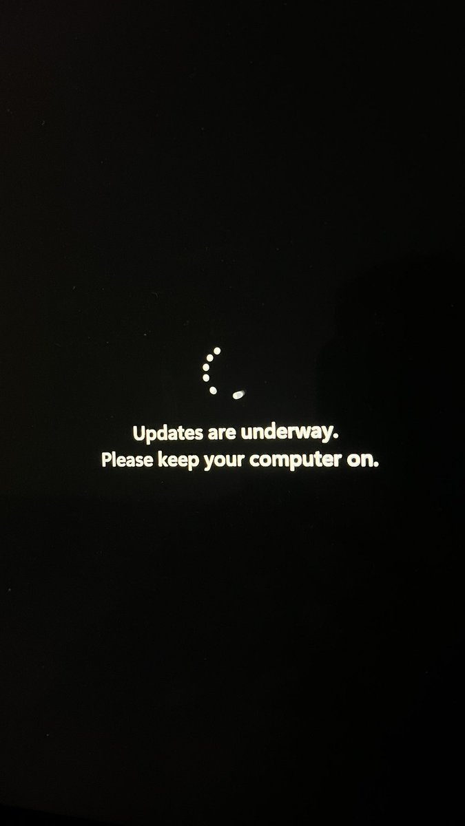 I love how passionately <a href="/Windows/">Windows</a> breaks its own device after every damn update 

#Windows11 be like