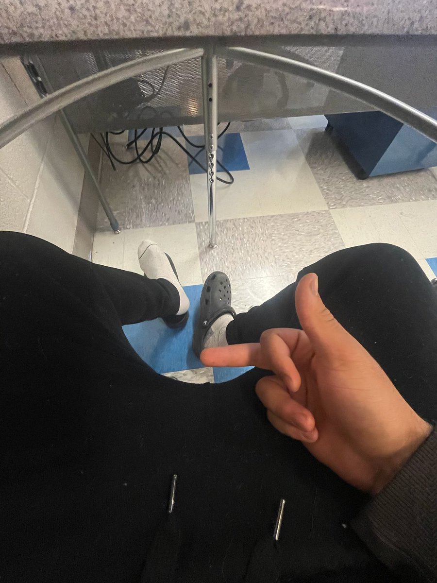 masterdaunte667's tweet photo. i wanna see silent sends hit all day in class boys https://t.co/ChjLvGbaVS