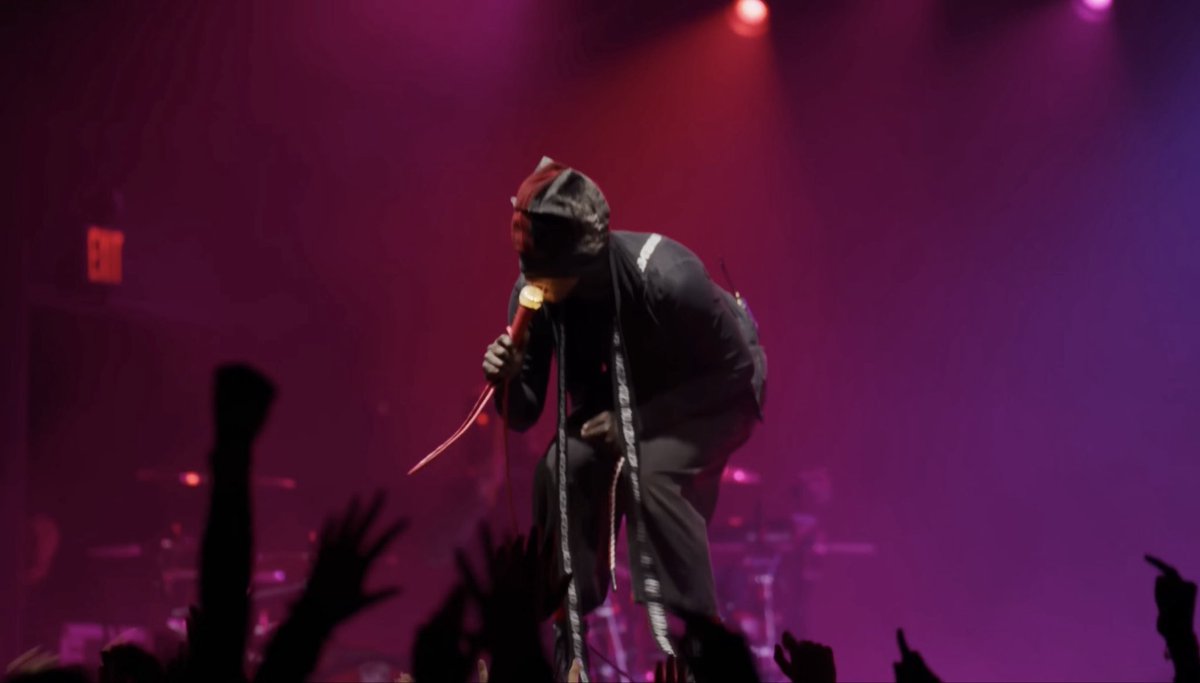 TRAPD88R's tweet image. the mask STAYS ON