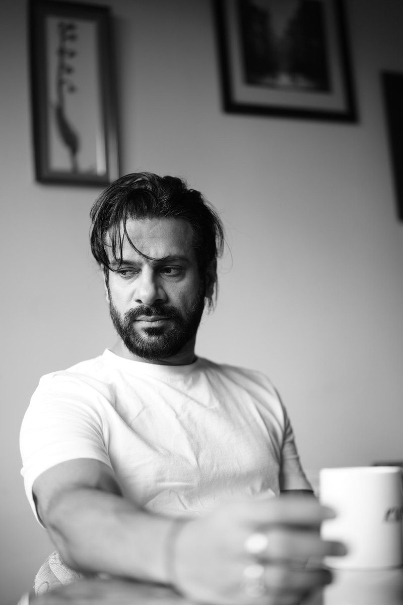 KaranVeerMehra's tweet photo. Life rangeen hai ., sirf photo b&amp;w https://t.co/buWzFEHied