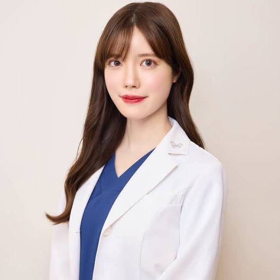 hiyokopyonn's tweet image. オリヴィアクリニックも激ヤバ⚠️通常料金で患者の許可なく勝手に、術中の写真や動画をSNSに載せてました🥲🤣

👧🏻ﾉｰﾓﾆﾀｰ通常オペ契約
↓
👩‍⚕️オペ後SNSモニターと同じ様に動画投稿
↓
👩‍⚕️個人特定できないし‼️術中の写真や動画は使う！
↓
山崎香名先生は謝罪0素通り
聞くと一言目『弁護士に聞く』‼️