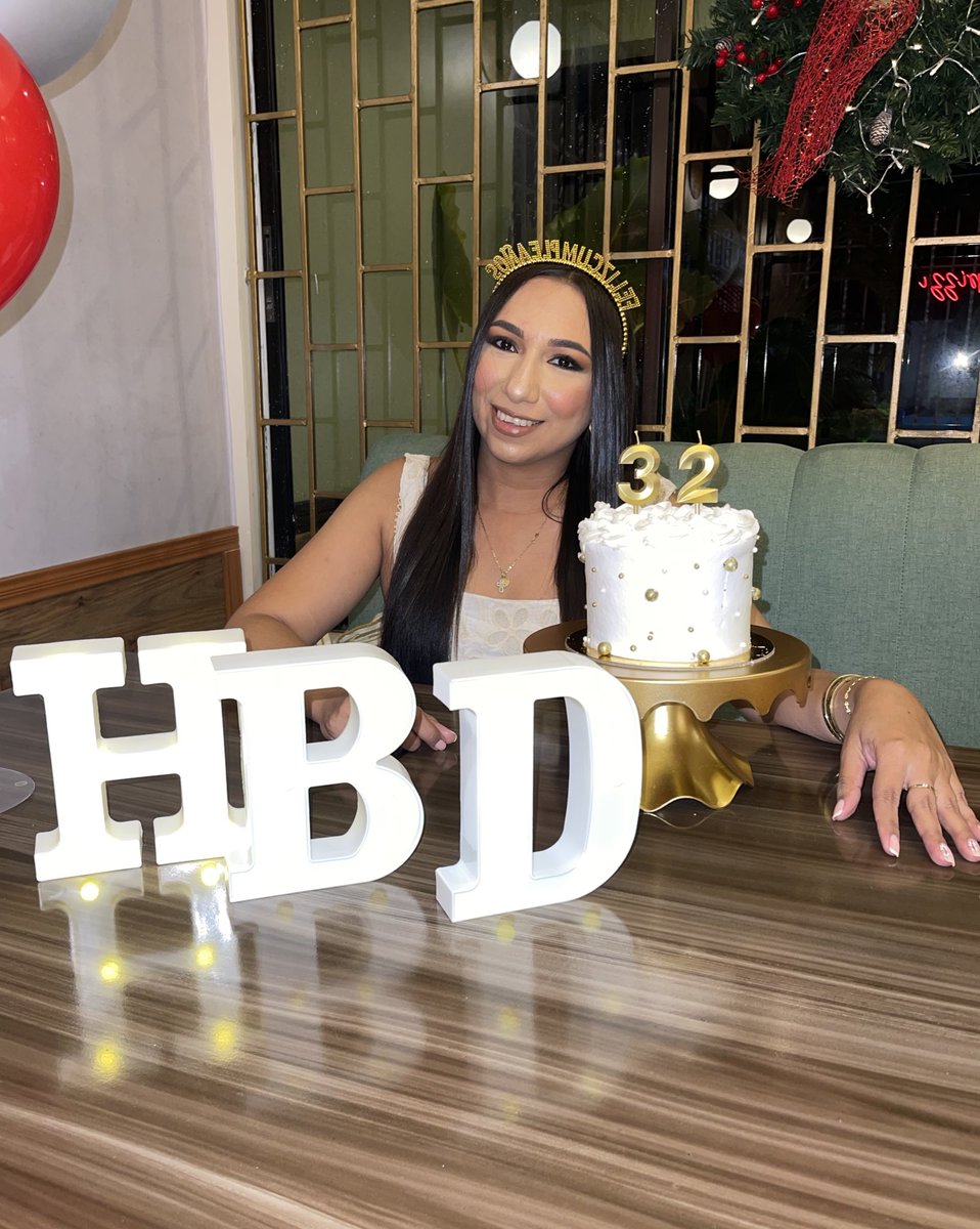 dgo0712's tweet photo. Deseo que todos ustedes tengan una hermosa familia, amistades incondicionales y un amor bonito que las haga pasar un cumpleaños tan FELIZ como el mío 😍✨🙌🏻

GRATITUD con DIOS por todas las bendiciones que me regala.

Mi lindo 07/12/2025 🥳❤️ https://t.co/8tvokb6jdj