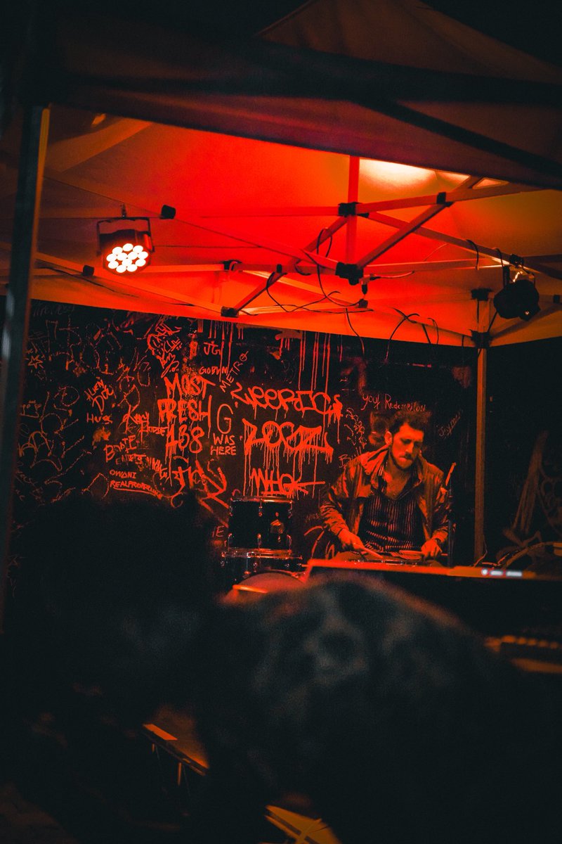 barrybl4ck's tweet image. THIS PAST MONDAY WE RANDOMLY INVADED @churchills_pub AND BROUGHT ABSOLUTE RAGE!!🖤🤍🩶
.
.
THANK YOU SO MUCH FOR COMING OUT🫶🔥🖤🤍🩶
.
SPECIAL THANKS TO @jj_hawk_wies FOR 🔥📸
.
.
(TAGS)
#ragecore #newartist #indieshow #rager #rageshow #rageperformance #metalcore #emocore