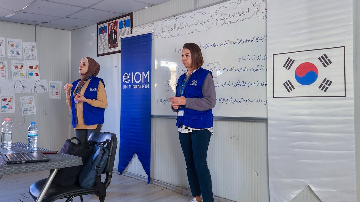 IOMTurkiye's tweet image. Wrapping up the #16DaysOfActivism Against GBV, we held our final info sessions with communities on:
🟠Preventing GBV &amp;amp; sexual exploitation and abuse
🟠Report concerns safely &amp;amp; confidentially
🟠Available protection services
Let’s keep building #SafeSpaces for all women and girls!