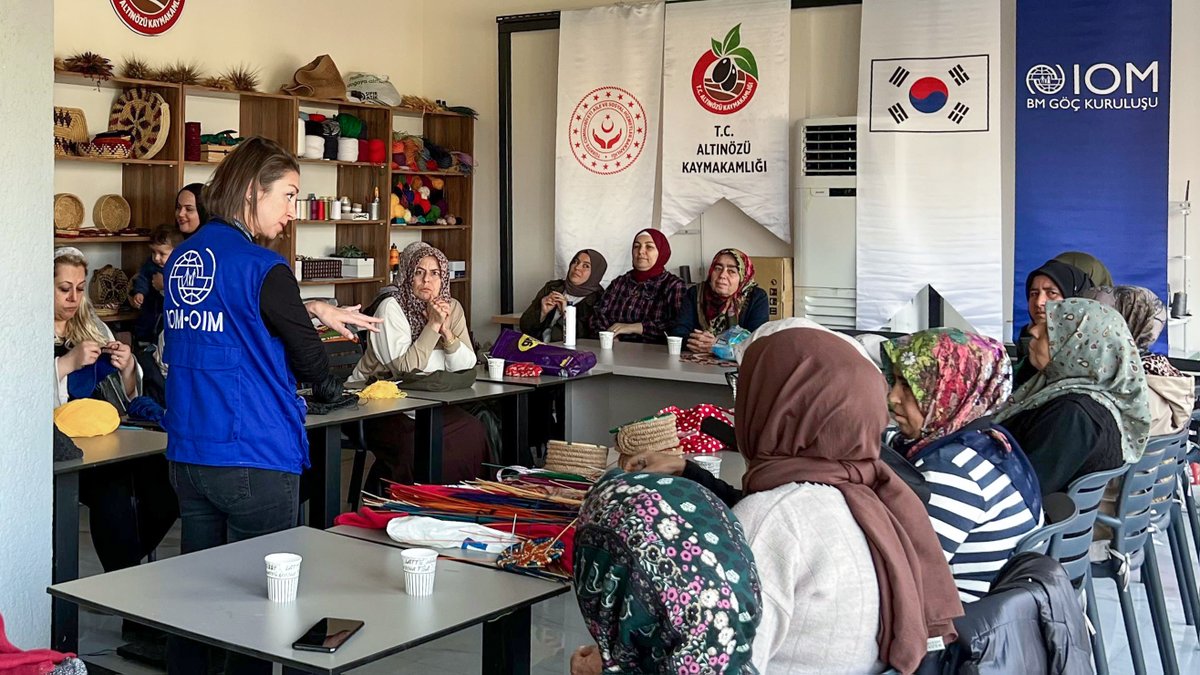 IOMTurkiye's tweet image. Wrapping up the #16DaysOfActivism Against GBV, we held our final info sessions with communities on:
🟠Preventing GBV &amp;amp; sexual exploitation and abuse
🟠Report concerns safely &amp;amp; confidentially
🟠Available protection services
Let’s keep building #SafeSpaces for all women and girls!