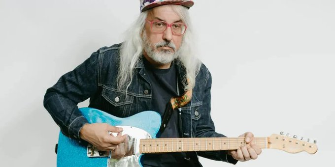 ProfesorJonk's tweet photo. "Por lo general, mis canciones no son más que algunos riffs unidos como excusa para un solo de guitarra".
J. Mascis.
Somos del club de fans del cantante y guitarrista de los Dinosaur Jr.
#Efemeride #JMascis #musica #DinosaurJr
https://t.co/3pTfL3amRK https://t.co/N5bb2UEYyZ