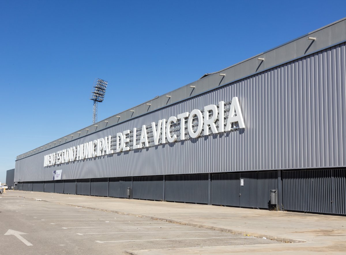 📢 𝗖𝗢𝗠𝗨𝗡𝗜𝗖𝗔𝗗𝗢

Tras la reunión mantenida en la mañana de este miércoles entre el director general, Fran Anera; los servicios jurídicos del club y los Cuerpos y Fuerzas de Seguridad del Estado (Policía Nacional y Policía Local), el Real Jaén CF informa:

➡️ En partidos