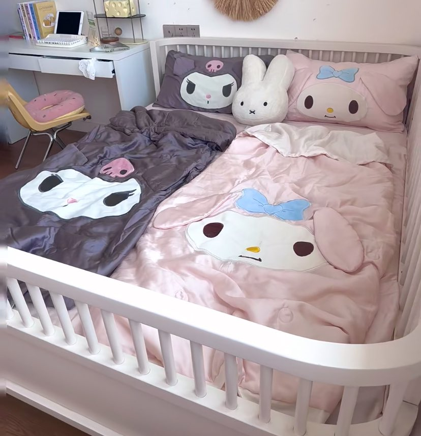 lovesickdoe's tweet image. sleepover when?