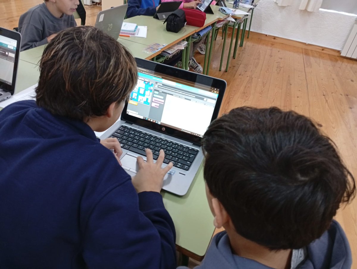 impulsotic's tweet image. 📸 ¡Más fotos de &apos;La hora del código&apos;!

🧑‍🏫 ¡En esta ocasión nos llegan del CP Matemático Pedrayes, de Lastres!

#HourOfCode
#HourOfCodeAST