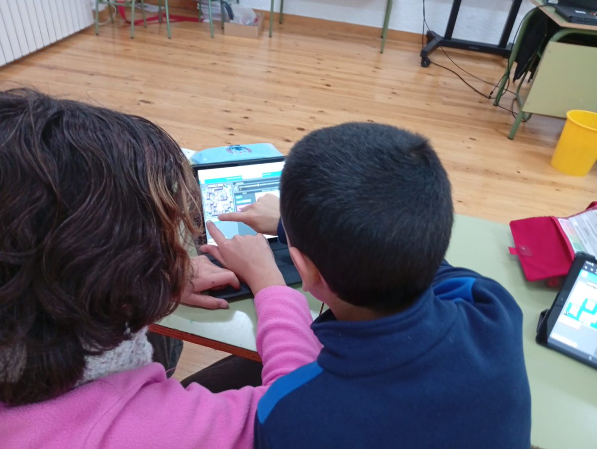 impulsotic's tweet image. 📸 ¡Más fotos de &apos;La hora del código&apos;!

🧑‍🏫 ¡En esta ocasión nos llegan del CP Matemático Pedrayes, de Lastres!

#HourOfCode
#HourOfCodeAST