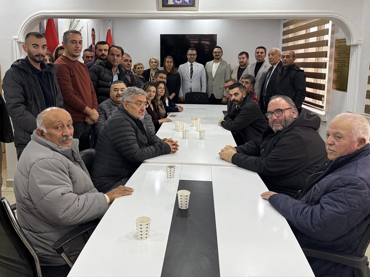 Yol arkadaşlarımızın gönlünü kazanarak yola çıkacağız, bu yolu hep beraber, omuz omuza yürüyeceğiz.

CHP Sincan İlçe Başkanımız Sn. Önder Ağadede ve değerli ilçe yöneticilerimiz ile bir araya geldik.

Ardından CHP Mamak İlçe Başkanımız Sn. Ali Rıza Erdek ve kıymetli yönetimi ile