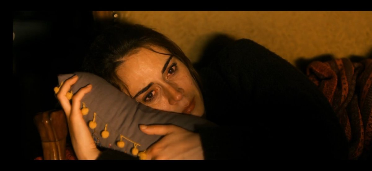 "Koşarak kendini harap etme.
Yazgın usul usul yürürkende bulur seni."