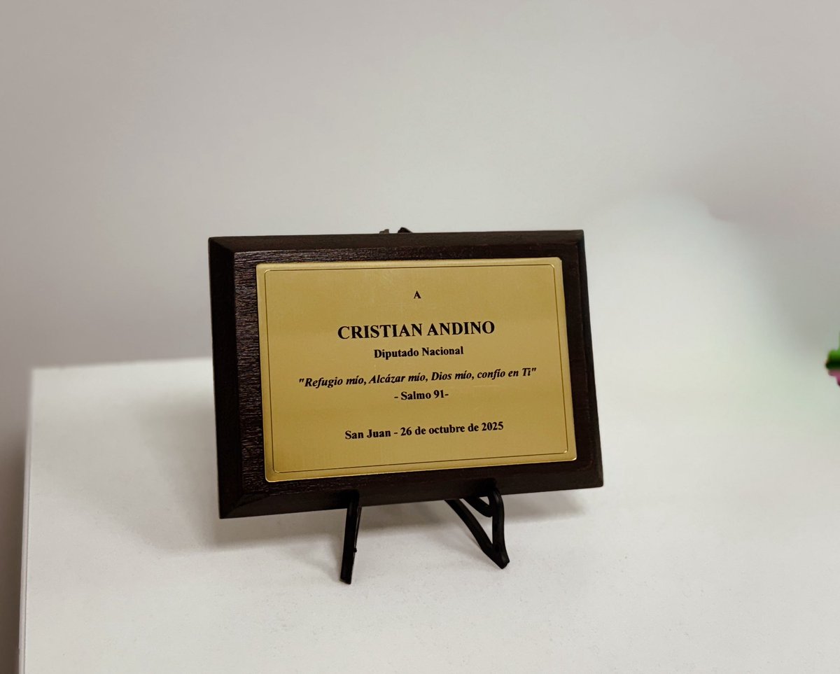 Hoy inicio una etapa muy especial, mi primer día de trabajo en el Congreso de la Nación como diputado nacional.
Asumo esta responsabilidad con enorme orgullo, pero sobre todo con la convicción de que cada decisión debe estar al servicio de San Juan.

Llego para trabajar, para