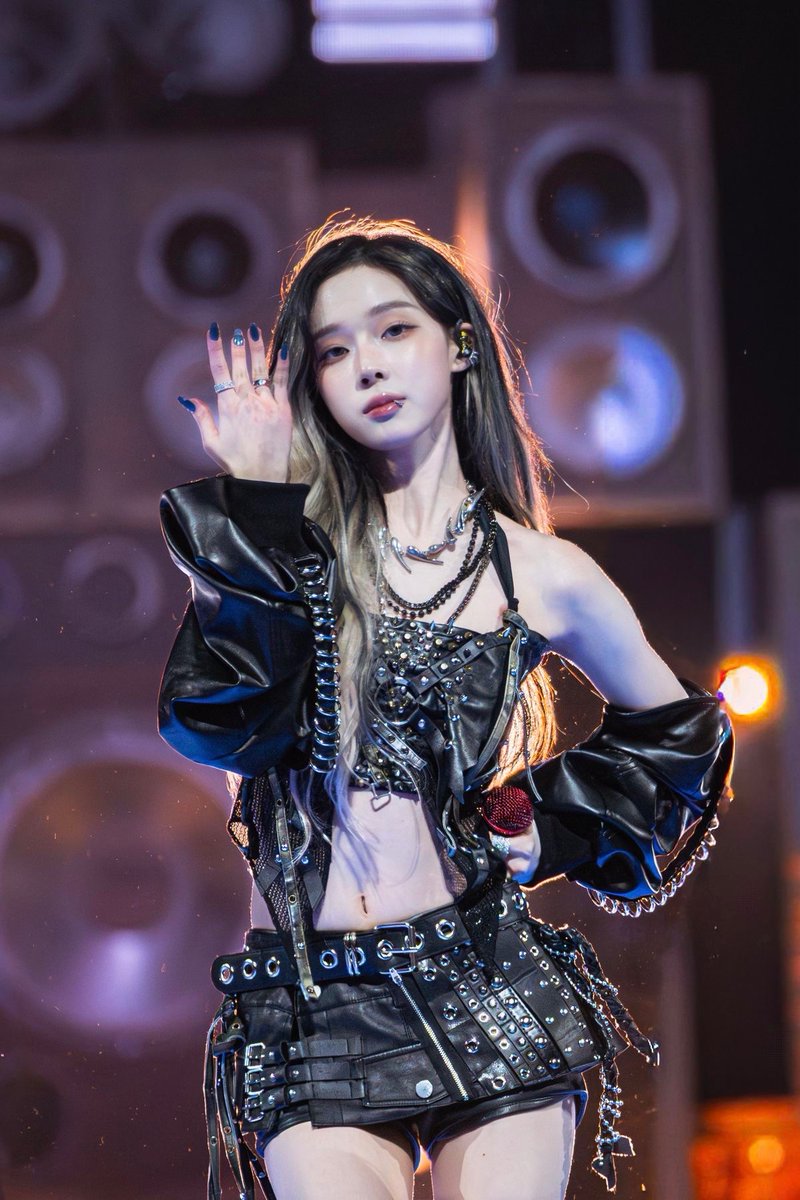 hourlykwinter's tweet image. 